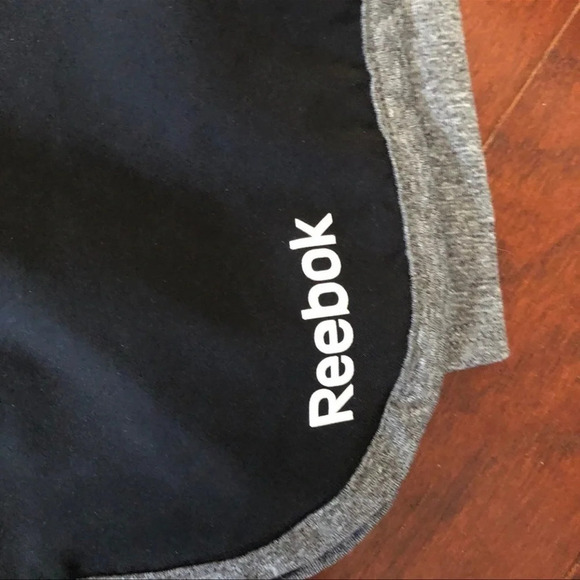 Reebok Shorts size S black - Picture 2 of 6